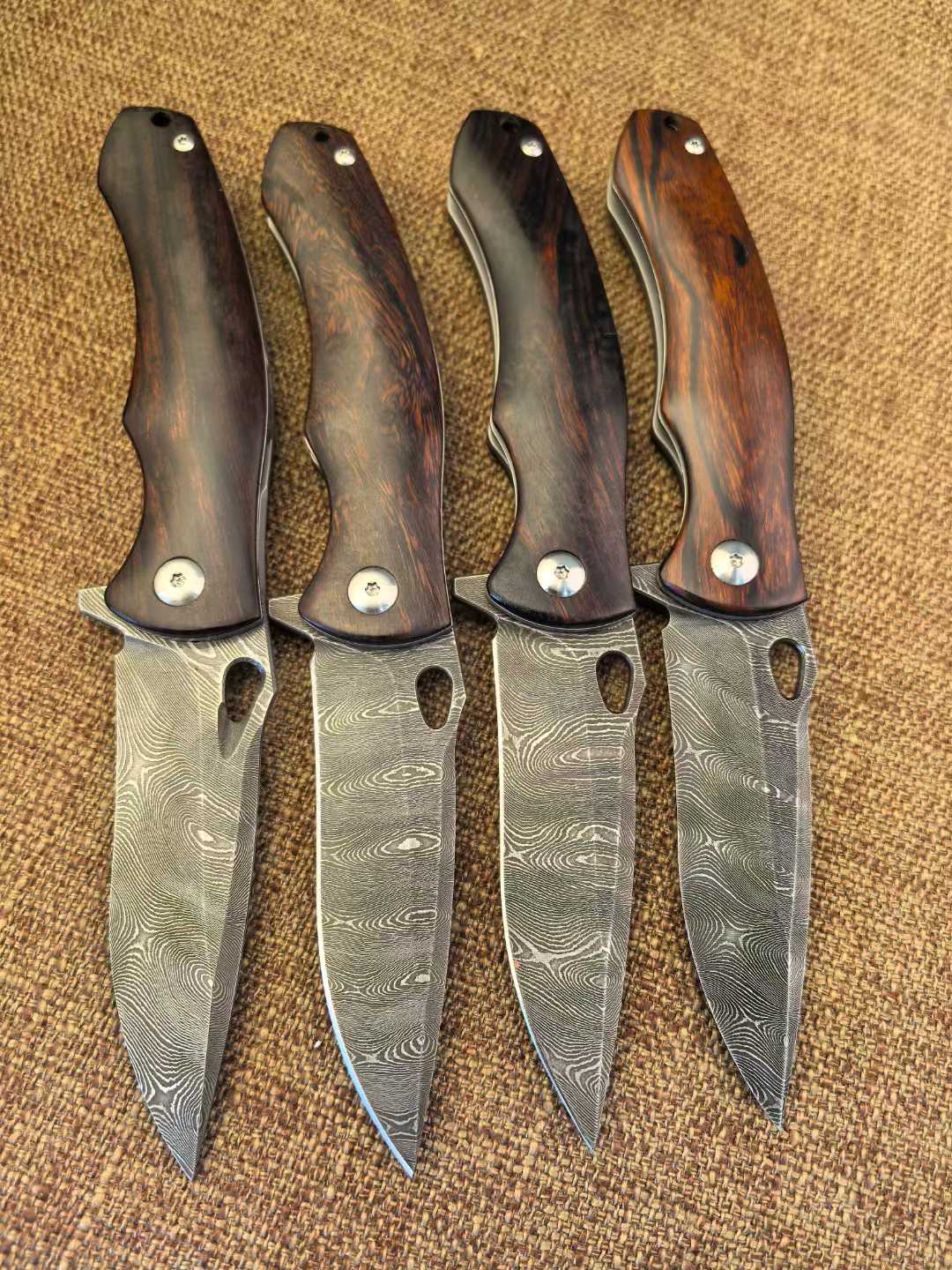 Forged Thousand-Layer Steel Foldable Knife: Swedish Steel Titanium Backbone with Carved Floral Design Fine-Polished Handle Combination of Desert Ironwood Hand-Stitched Leather Sheath